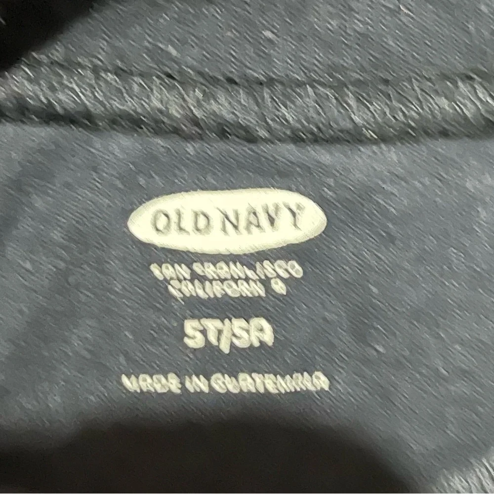 Old Navy, size 5T, long sleeve - Picture 3 of 3